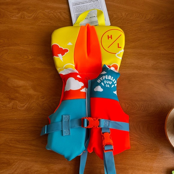 Hyperlite Toddler Life Vest - Picture 1 of 4